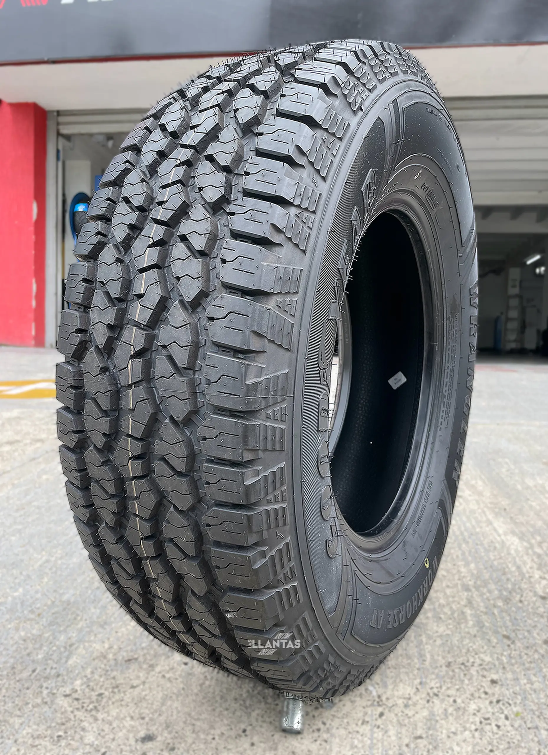 LLANTA GOODYEAR "WRANGLER WORKHORSE" A/T 265/70 R16 112T TL